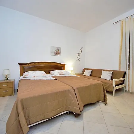 Dom wakacyjny House With A Swimming Pool Gornji - Podpec, Makarska - 6815 Tučepi