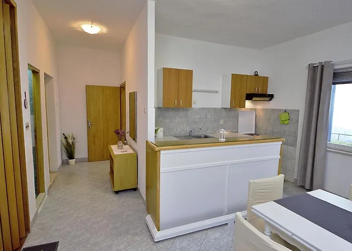 Family-friendly With Swimming Pool Gornji - Podpec, Makarska - 6815 투체피