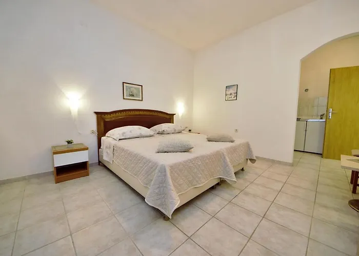 아파트 Family-friendly With Swimming Pool Gornji - Podpec, Makarska - 6815 *