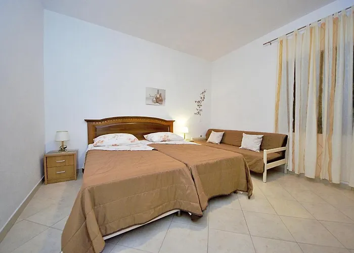 아파트 Family-friendly With Swimming Pool Gornji - Podpec, Makarska - 6815 투체피