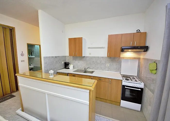 Family-friendly With Swimming Pool Gornji - Podpec, Makarska - 6815 아파트