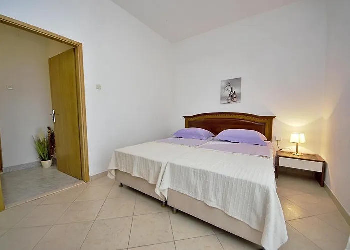 아파트 Family-friendly With Swimming Pool Gornji - Podpec, Makarska - 6815 *